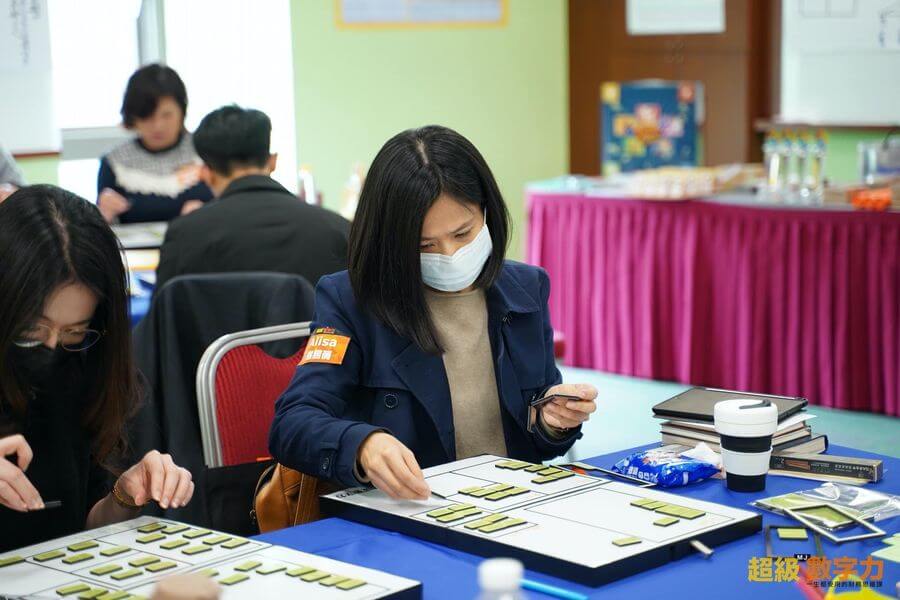 耀點數位 數位策略顧問 謝易蒨